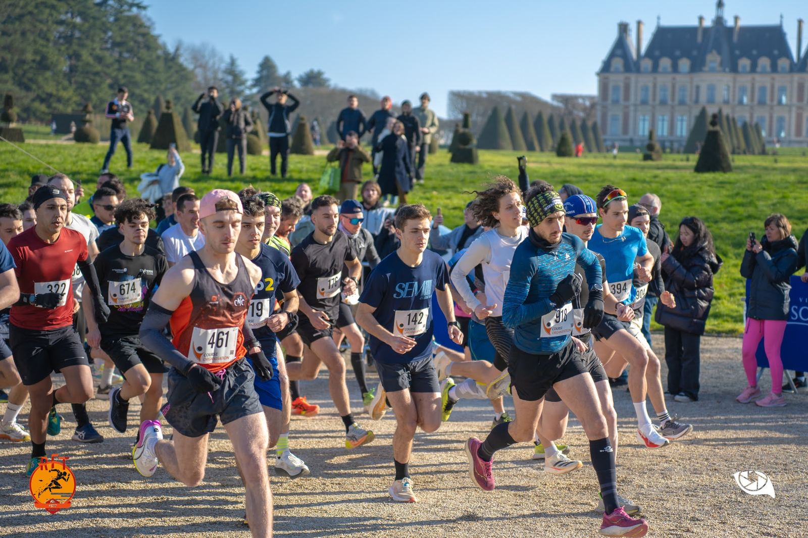 Départ de la course devant le château de Sceaux